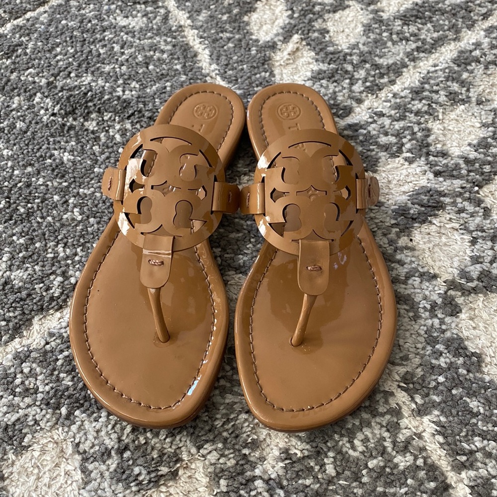 Tory Burch nude flip flops
